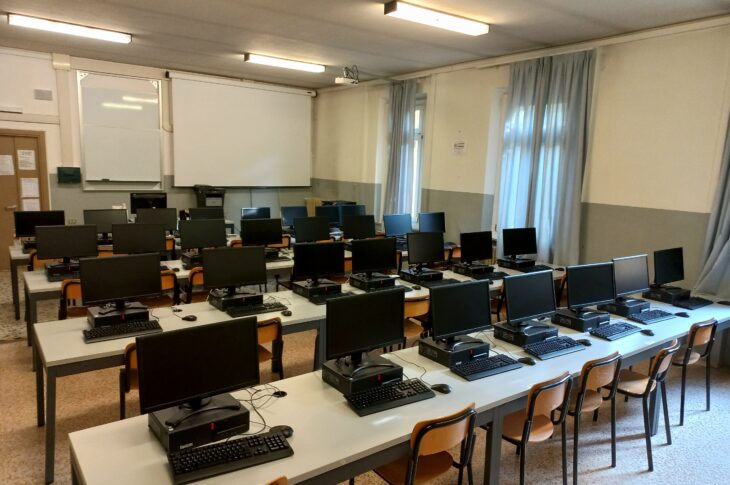 laboratorio di informatica primo piano